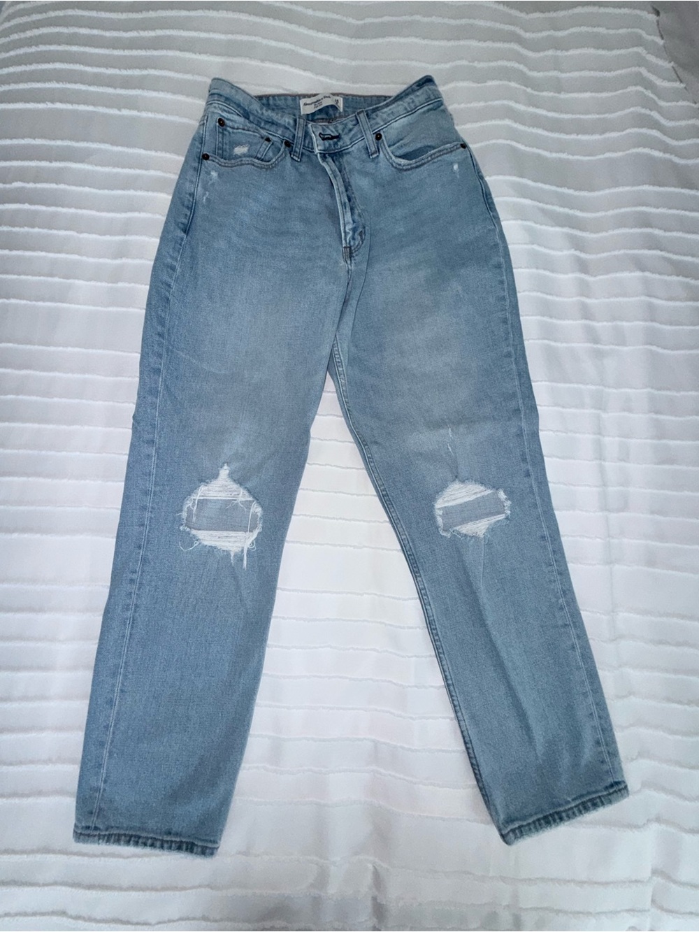 Abercrombie & Fitch High-Rise Jeans in Light Wash Blue